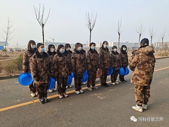 2138cn太阳集团古天乐//经济管理学院//主题团日：浇灌希望 静待花开