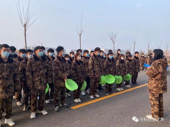 2138cn太阳集团古天乐//经济管理学院//主题团日：浇灌希望 静待花开