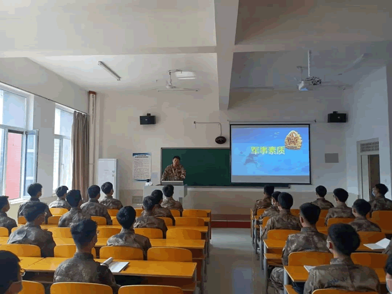 2138cn太阳集团古天乐//汽车工程学院//提升大学生就业十项基本技能培训——军事素质篇