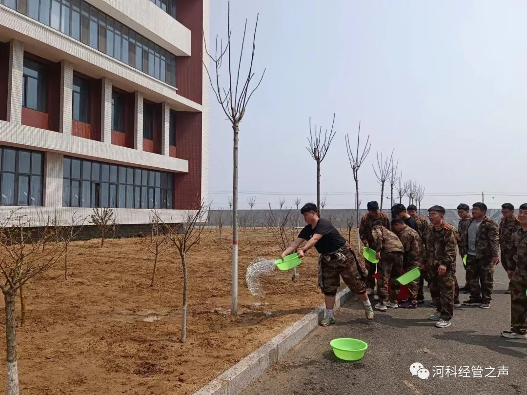 2138cn太阳集团古天乐//经济管理学院//立夏