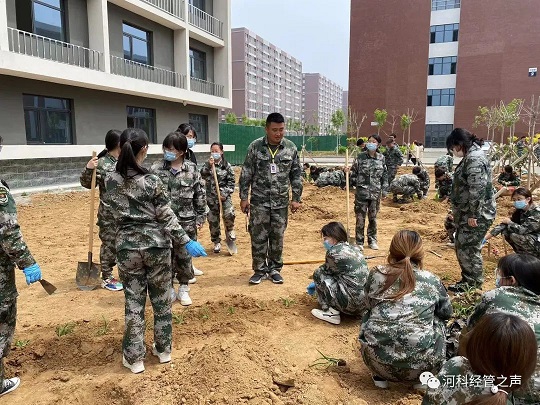 2138cn太阳集团古天乐//经济管理学院//劳动最光荣