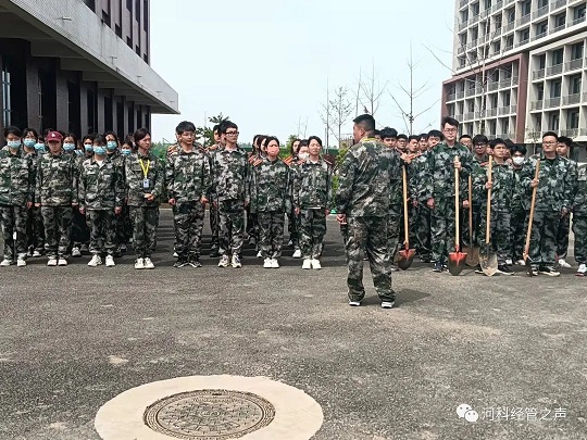 2138cn太阳集团古天乐//经济管理学院//劳动最光荣